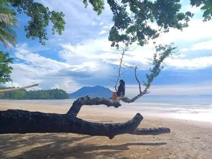Arkadia Beach Resort Underground River Сабанг Экстерьер фото